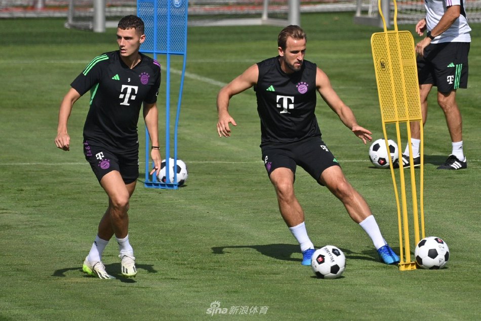 表达对他的 表达对他的