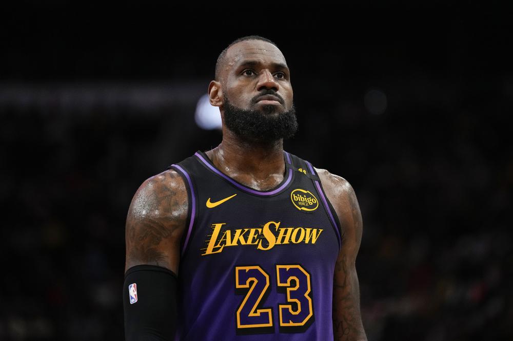 湖人官宣签 湖人官宣签