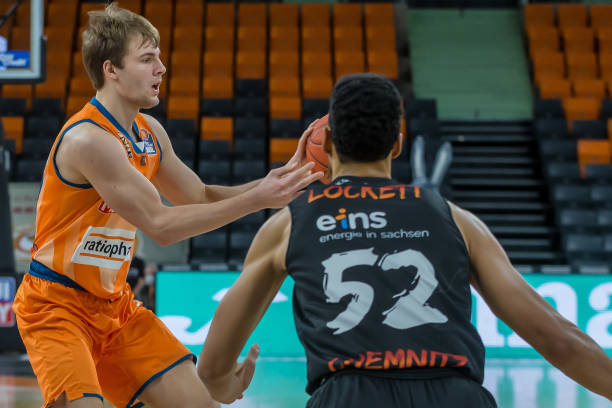 包括竞猜赛 包括竞猜赛